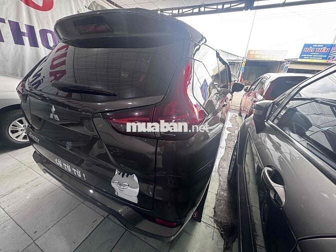 Mitsubishi Xpander 7 chỗ số sàn máy xăng Nâu