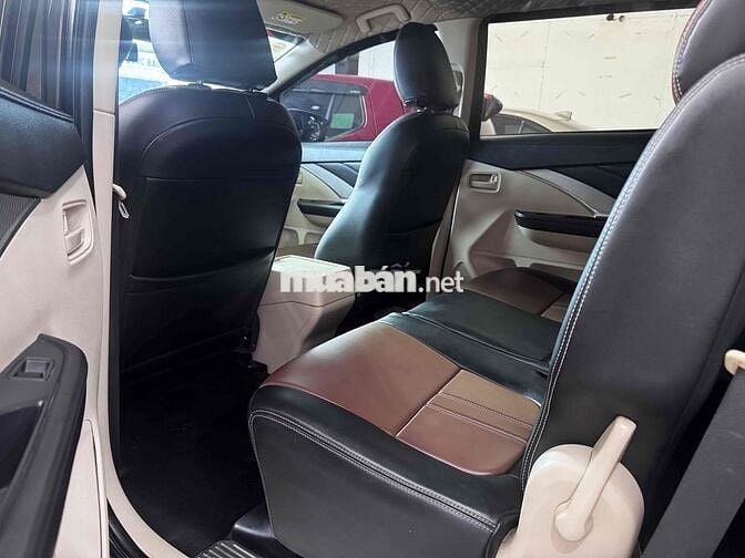 Mitsubishi Xpander 7 chỗ số sàn máy xăng Nâu