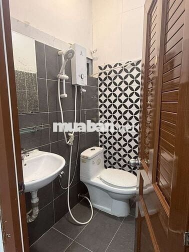 CĂN HỘ BAN CÔNG CỬA SỔ NGAY NGUYỄN TRỌNG TUYỂN GẦN KHU SÂN BAY