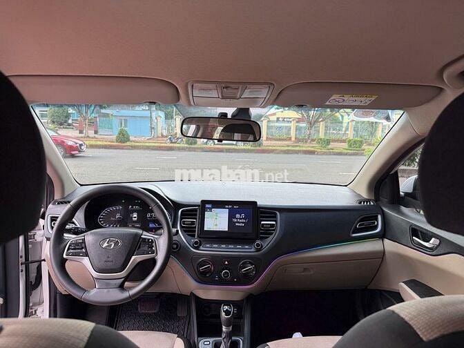 Hyundai Accent 2022 Tự động 70000 km Trắng