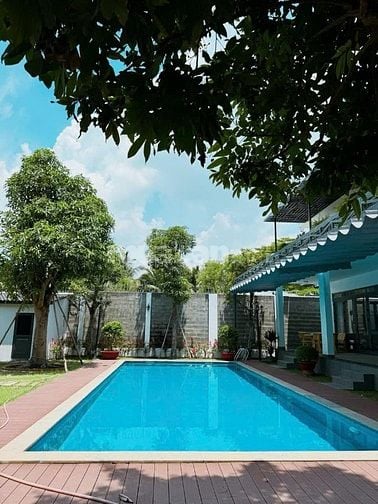 Cần bán Biệt thự 900m có hồ bơi cây ăn quả sân vườn, khu biệt thự 70