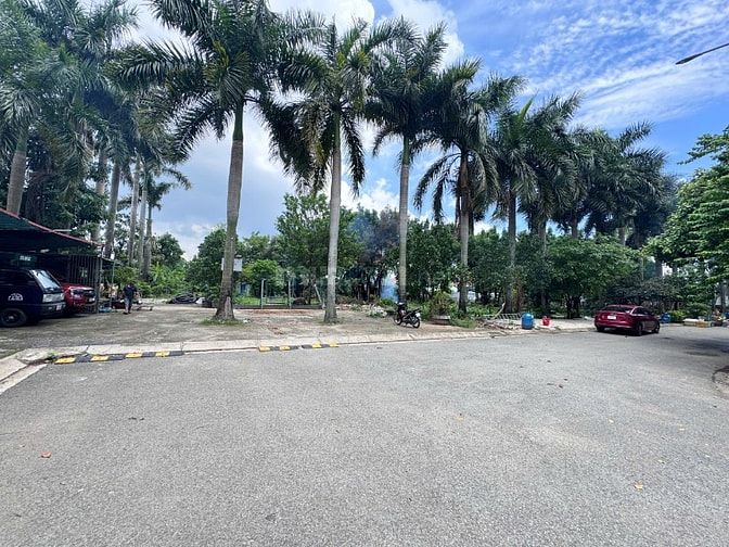 Cho thuê mặt bằng đường Cây Keo Tam Phú Thủ Đức 1000m2 giá 20tr