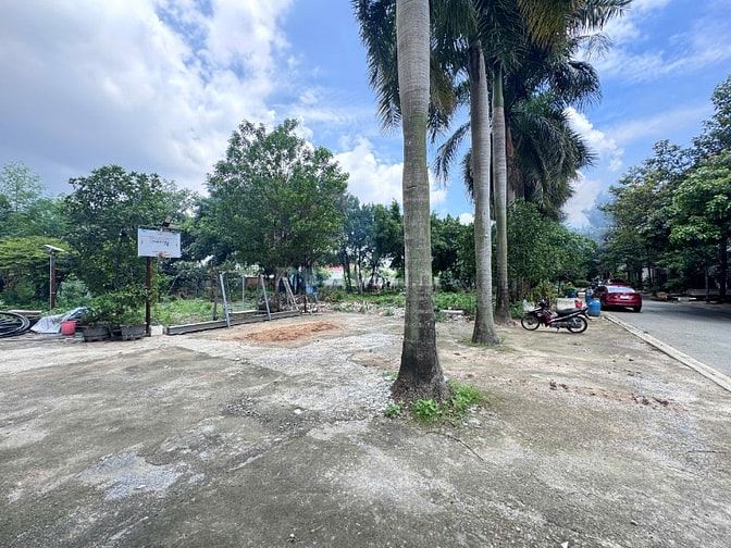 Cho thuê mặt bằng đường Cây Keo Tam Phú Thủ Đức 1000m2 giá 20tr