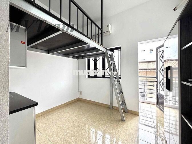 Cho Thuê Gác Bancol Full NT Có Tủ Lạnh Lớn Rộng 25m2 Ngay Cầu Vượt 3/2