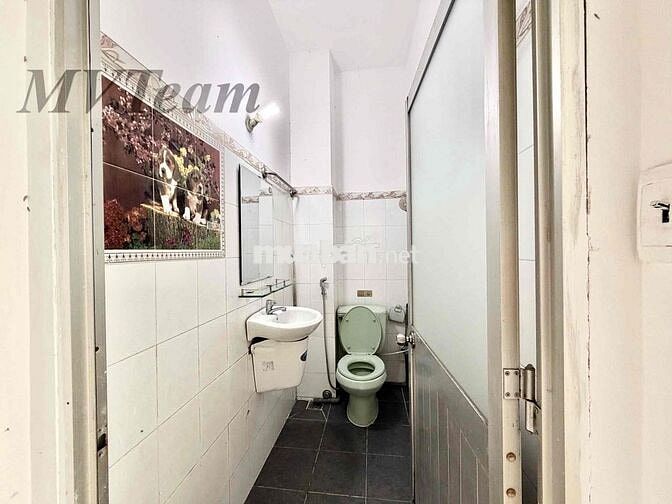 Cho Thuê Gác Bancol Full NT Có Tủ Lạnh Lớn Rộng 25m2 Ngay Cầu Vượt 3/2