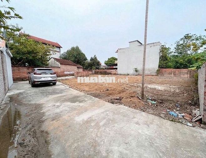 Chính chủ cần bán gấp lô đất 2 mặt tiền ngay KCN Hoà Lạc, DT 304m2