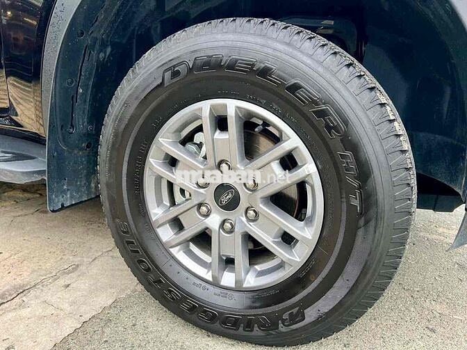 Ford Ranger XLS 2.0L AT 2025 Đen 20.000km