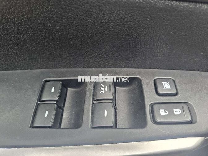 PAJERO SPORT 3.0L SX 2019 TỰ ĐỘNG 1 CẦU 108000KM
