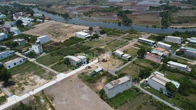 Phước Khánh củ ,đường ô tô đất CLN giá gốc 2,65 tỷ MT sông đường ô tô 