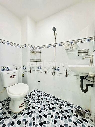 NHÀ Q12  THÔNG XE HƠI DT: 5X5M 1LAU 2PN 2WC 
SHR. CÓ HỖ TRỢ VAY BANK