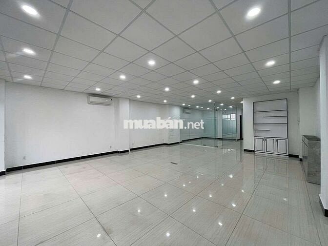 Cho thuê văn phòng 7x20 rộng rãi, ngăn kính lịch sự, có thang máy