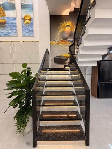 Nhà đẹp Bình Tân giáp Nguyễn Sơn Tân Phú, 4.35x16m, Trệt Lửng 2 Lầu ST