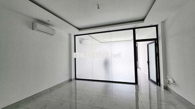 Văn phòng đẹp 80m2 MT Nguyễn Thị Nhung, Vạn Phúc giá chỉ 11tr