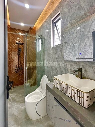 Nhà đẹp Bình Tân giáp Nguyễn Sơn Tân Phú, 4.35x16m, Trệt Lửng 2 Lầu ST