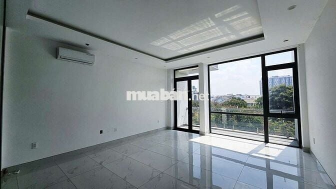 Văn phòng đẹp 80m2 MT Nguyễn Thị Nhung, Vạn Phúc giá chỉ 11tr