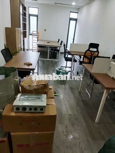 Văn phòng 35m2 full nội thất tại Vạn Phúc city giá chỉ 7,9tr