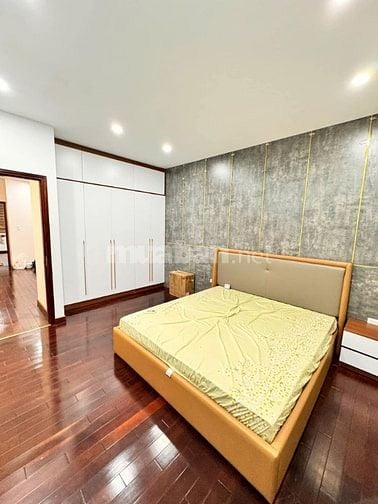 Bán nhà Giảng Võ, 80m2, ô tô tránh, khu phân lô, nhà dân xây, ở luôn