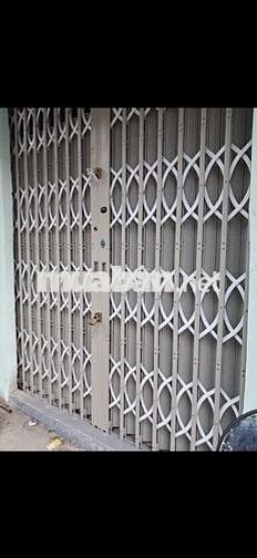 Nhà cách mạng tháng 8,dt 4m×10m,1 gác,2 phòng.