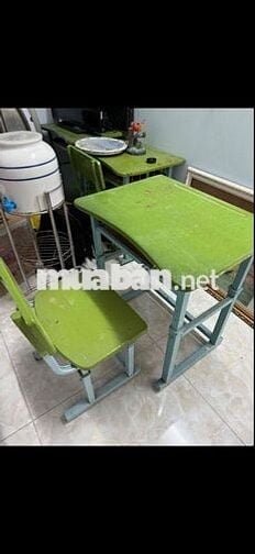 Nhà cách mạng tháng 8,dt 4m×10m,1 gác,2 phòng.