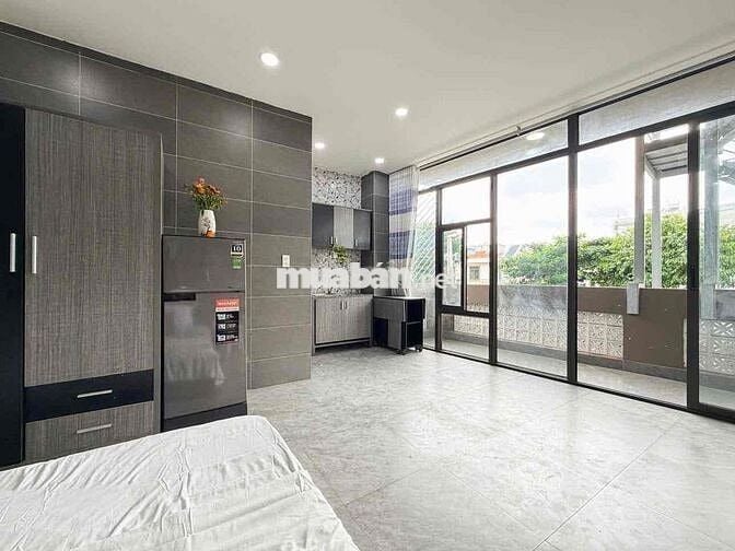 STUDIO BAN CÔNG CỬA SỔ MỚI 100% 35m2 ĐI BỘ QUA TOÀ NHÀ VIETTEL
