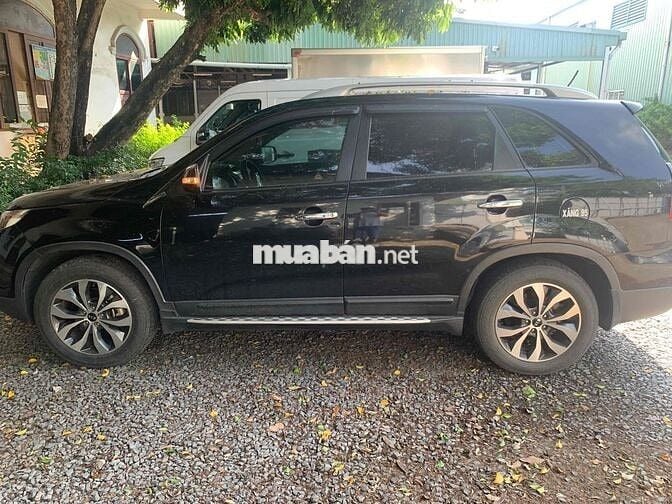 Kia Sorento 7 chỗ Xăng màu Đen