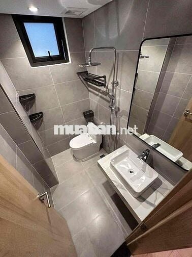 STUDIO BAN CÔNG CỬA SỔ MỚI 100% 35m2 ĐI BỘ QUA TOÀ NHÀ VIETTEL