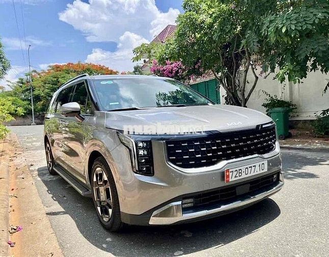 CARNIVAL 2025 2.2D SIGNATURE DẦU 4.000KM ZIN 100%