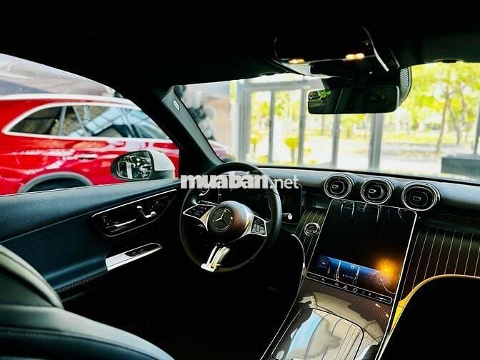 Mercedes-Benz GLC 200 4Matic V2 Trưng Bày