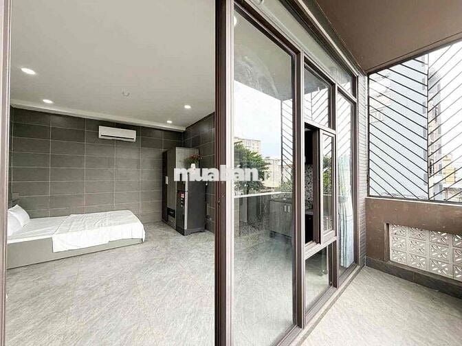 STUDIO BAN CÔNG CỬA SỔ MỚI 100% 35m2 ĐI BỘ QUA TOÀ NHÀ VIETTEL