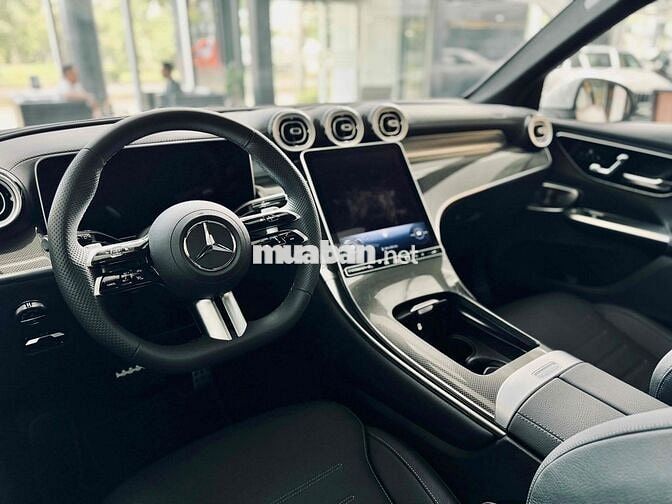 Mercedes-Benz GLC 300 4Matic V3 Trưng bày