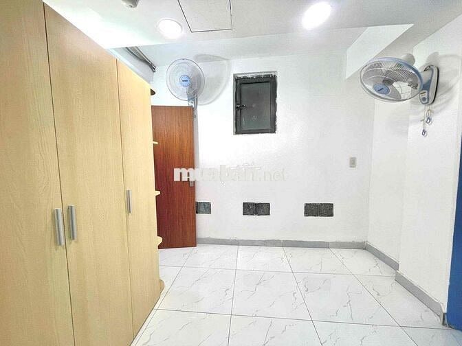 STUDIO BAN CÔNG - CỬA SỔ TRỜI NGAY VÒNG XOAY GIA ĐỊNH