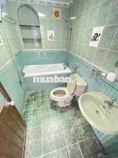 Nhà Hẻm 10M Luỹ Bán Bích.Tân Phú.DT:4 X 17 trệt 3lầu 5PN 5WC