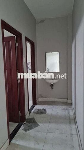 Cho thuê nhà mặt tiền dt 5x8 trệt 4 lâu