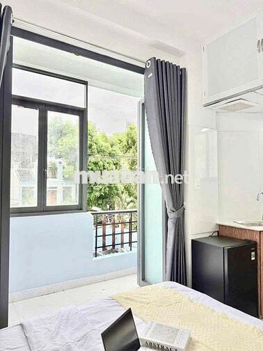 STUDIO BAN CÔNG - CỬA SỔ TRỜI NGAY VÒNG XOAY GIA ĐỊNH