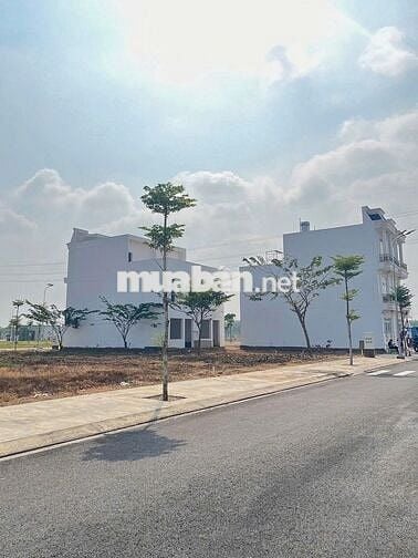 Bán gấp lô đất ngay Làng đại học Bình Dương sát Thành phố mới, sổ sẵn