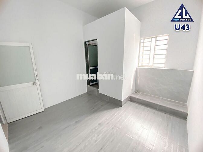 Phòng Cửa Sổ Giá Rẻ Ngay Cầu Vượt Ngã Tư Ga 