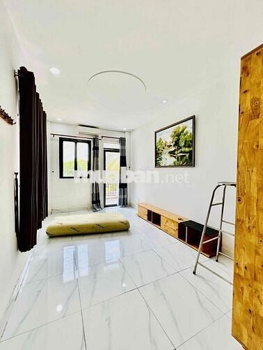 Cho Thuê Nhà DT 3,5x20 1Trệt 2Lầu 4Pn 3Wc Sân Rộng Hẻm Ôtô Ngã Tư Ga
