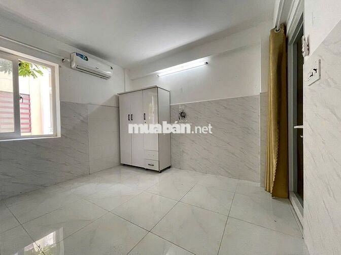 Studio cửa sổ trời máy lạnh gần VLU IUH giá rẻ