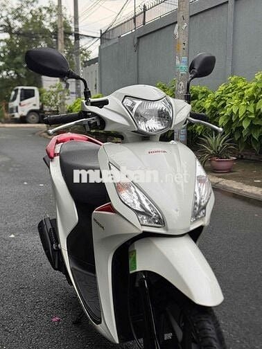 Xe honda  Vision 20120Trắng đỏ ban đặc biệt 98 %
