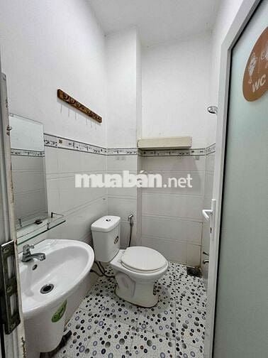 Cho Thuê Nhà DT 3,5x20 1Trệt 2Lầu 4Pn 3Wc Sân Rộng Hẻm Ôtô Ngã Tư Ga