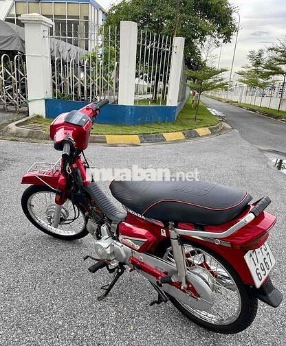 Honda Dream Thái Đỏ
