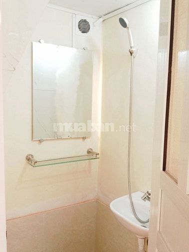 Nhà tập thể mặt phố quận Hai Bà 