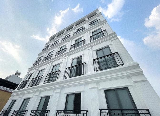 Bán tòa nhà dịch vụ, 43p, doanh thu 210tr/tháng, SHR, Quận Bình Tân