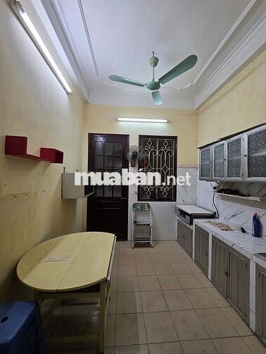 Cho thuê nhà 3 tầng khu vực Tam Trinh, Hà Nội