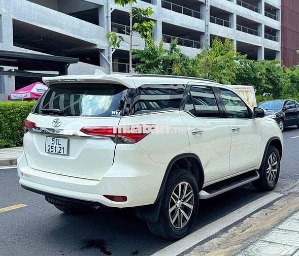 Toyota Fortuner 4x4 AT 2019 Trắng Xăng 75.000 km