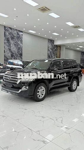 Toyota Land Cruiser 4.6 V8 sản xuất 2020.