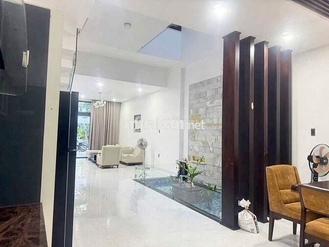 NHÀ 3 TẦNG 3PN 4WC MT NAM VIỆT Á