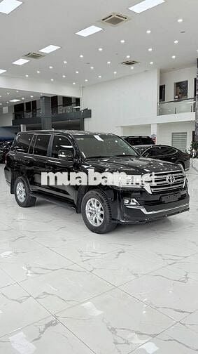 Toyota Land Cruiser 4.6 V8 sản xuất 2020.