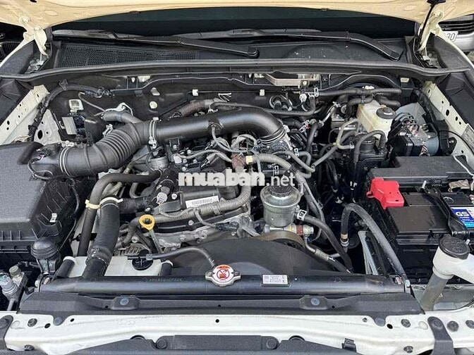 Toyota Fortuner 4x4 AT 2019 Trắng Xăng 75.000 km