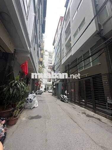 Cầu Giấy 🏡 42m² x 4 tầng – Lô góc cực thoáng 💰 Giá chỉ 8.8 tỷ (còn TL)